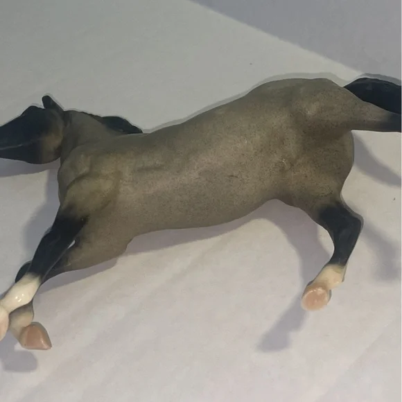 Breyer horse blue roan quarter horse - Picture 3 of 10